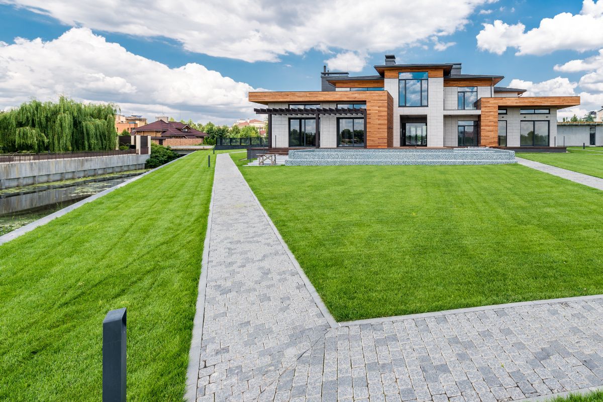 Transform Your Outdoors with Expert Landscaping Services in Eugene Oregon